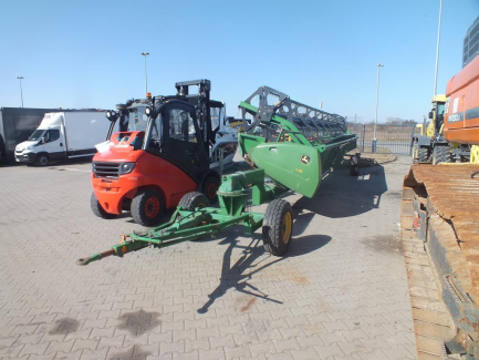 Zdjęcie przedmiotu: JOHN DEERE S690 S600 harvester + header JOHN DEERE model 635R with a header carriage