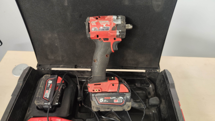 Zdjęcie przedmiotu: Ударний гайковерт Milwaukee M18 FIW2F12-502X