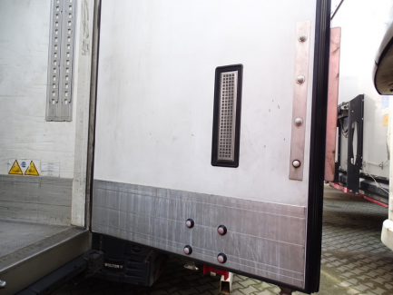 Zdjęcie przedmiotu: MEGA SCHMITZ SCB * S3B refrigerator semi-trailer