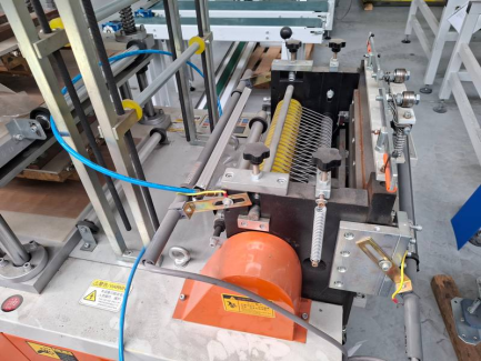 Zdjęcie przedmiotu: Maszyna do produkcji foliowych przeźroczystych rękawiczek Well-Tech Internationa Machinery WT-GM-B500