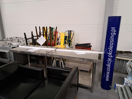 Zdjęcie przedmiotu: Zestaw krzeseł oraz stoł&oacute;w