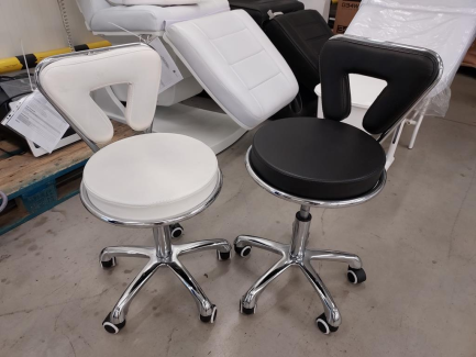 Zdjęcie przedmiotu: Bio Profit cosmetic device set (Golden Wave, Beltino, Delite Laserotherap, 2x beauty chair, 2x beauty stool, pedicure chair)