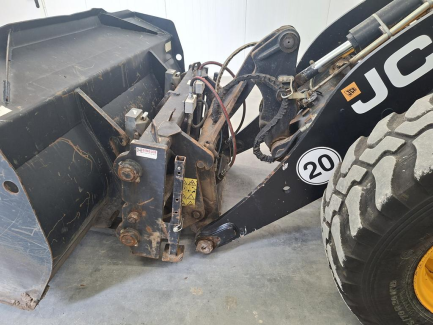 Zdjęcie przedmiotu: Przegubowa ładowarka kołowa JCB 409 T4