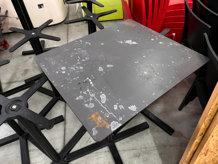 Zdjęcie przedmiotu: A set of restaurant furniture