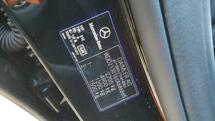 Zdjęcie przedmiotu: Mercedes-benz E 300