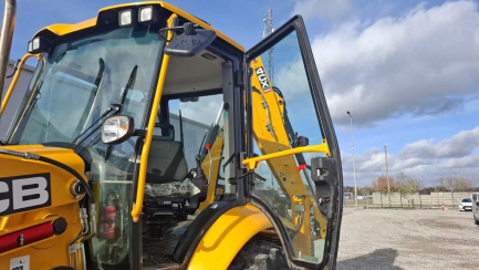 Zdjęcie przedmiotu: Екскаватор-навантажувач JCB 4CX