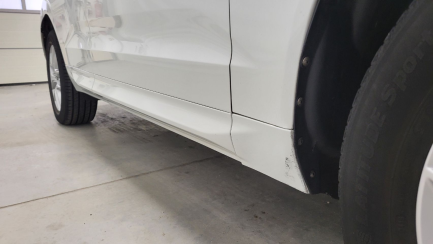 Zdjęcie przedmiotu: Volvo XC60 D4 SCR AWD Momentum aut