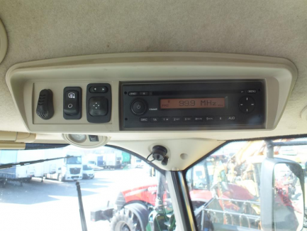 Zdjęcie przedmiotu: JOHN DEERE S690 S600 harvester + header JOHN DEERE model 635R with a header carriage