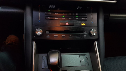 Zdjęcie przedmiotu: Lexus IS200T sedan