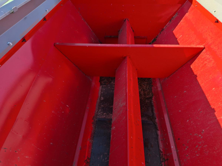 Zdjęcie przedmiotu: UNIA RCW 45 fertilizer spreader
