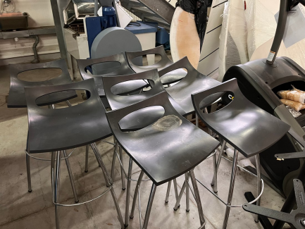 Zdjęcie przedmiotu: A set of restaurant furniture