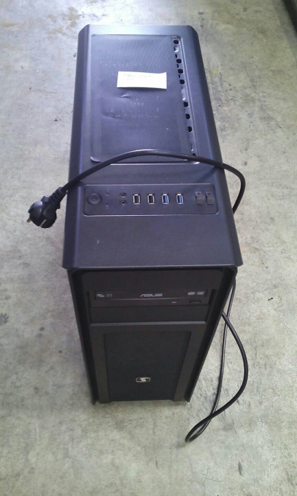 Komputer stacjonarny ASUS Tesla GS-500 i7-6700/GTX1080/16GB/240GB+1TB o numerze seryjnym: UAUUKFRU7PNX