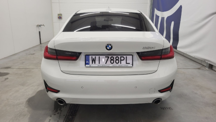 Zdjęcie przedmiotu: BMW 320i Advantage aut