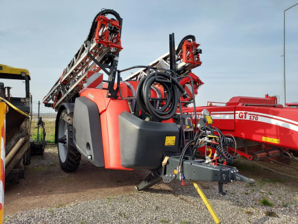 Zdjęcie przedmiotu: Kubota XTS4 trailed field sprayer with HSA 24/7 boom