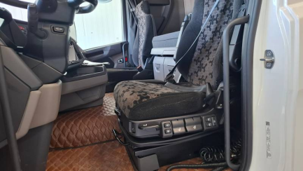 Zdjęcie przedmiotu: SCANIA R460 Super E6 18.0t 4x2 NA Highline