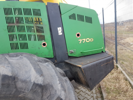 Zdjęcie przedmiotu: Harvester John Deere 770D