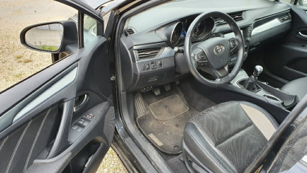 Zdjęcie przedmiotu: Toyota Avensis 2.0 D-4D Premium