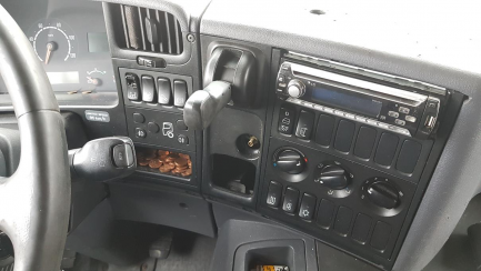 Zdjęcie przedmiotu: PACKAGE AUCTION SCANIA P 380 LB4x2 MLB + Silver Car trailer SRBU 62