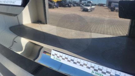 Zdjęcie przedmiotu: LAND ROVER Discovery V 2.0 SD4 HSE