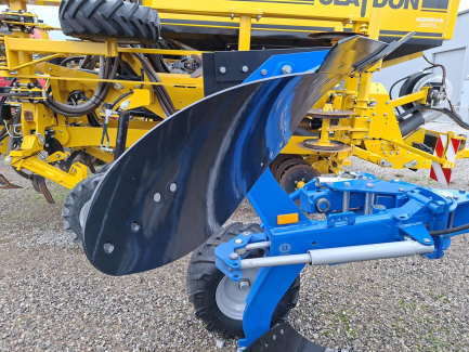 Zdjęcie przedmiotu: OVERUM CX-H4 reversible plough