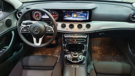 Zdjęcie przedmiotu: Mercedes-benz E 220 Sedan