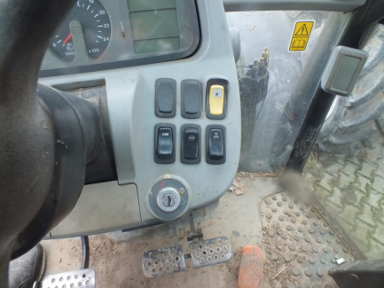 Zdjęcie przedmiotu: DEUTZ FAHR AGROTRON K610 T22 + TUR farm tractor