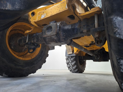 Zdjęcie przedmiotu: Przegubowa ładowarka kołowa JCB 409 T4