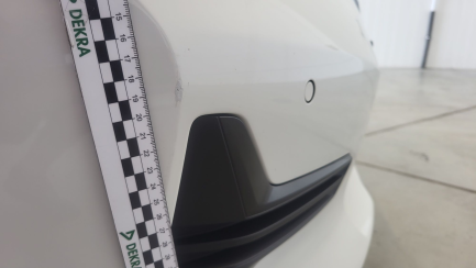 Zdjęcie przedmiotu: BMW 320i Advantage aut