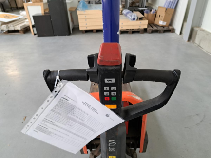 Zdjęcie przedmiotu: Wózek paletowy elektryczny BT Tyro LHE130