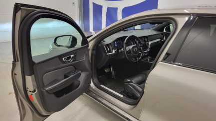 Zdjęcie przedmiotu: Volvo S60 B4 B R-Design aut