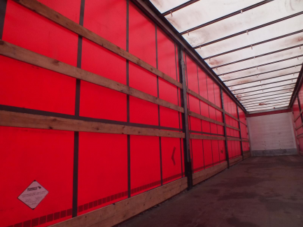 Zdjęcie przedmiotu: SCHMITZ CARGOBULL SCB*S3T Curtain semitrailer