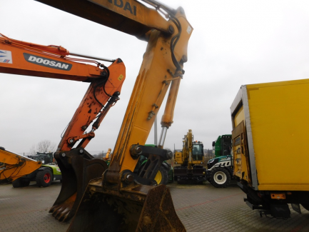 Zdjęcie przedmiotu: Hyundai Heavy Industries CO tracked excavator. LTD. R500LC - 7A