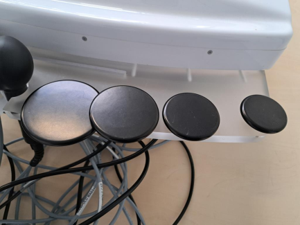 Zdjęcie przedmiotu: Urządzenie kosmetyczne przeznaczone do nieinwazyjnego liftingu sk&oacute;ry twarzy i ciała COSMETICA DERMAFREQUENCY 3D