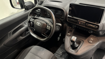 Zdjęcie przedmiotu: TOYOTA/CARPOL ProAce City 1.5 CRD E6.3 2.4t Long Active (1000) S&S