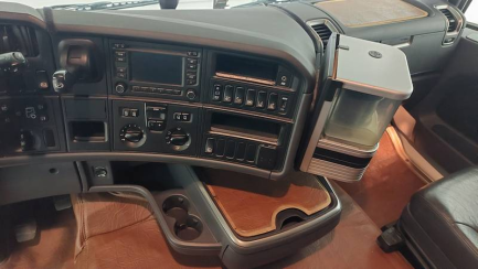 Zdjęcie przedmiotu: SCANIA R 450 SCR LA 4x2 HNA Topline E6 19.0t Oświadczenie o utracie DR