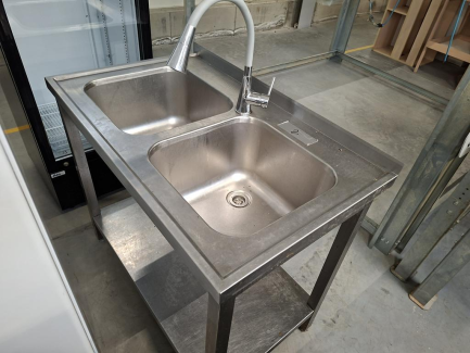 Zdjęcie przedmiotu: A set of catering equipment