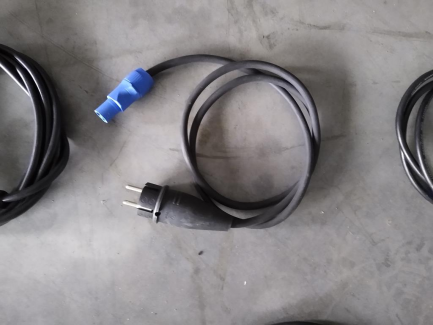 Zdjęcie przedmiotu: Multimedia equipment (projectors, lenses)