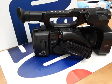 Zdjęcie przedmiotu: PANASONIC AG-UX90 CAMERA + аксесуари