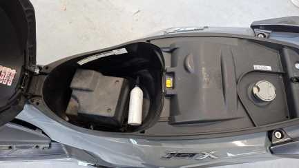 Zdjęcie przedmiotu: SKUTER SYM Jet X 125