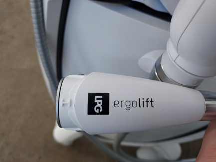 Zdjęcie przedmiotu: A medical device for the regeneration and stimulation of skin tissues with LPG CELLU M6 ALLIANCE