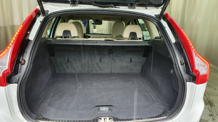 Zdjęcie przedmiotu: Volvo XC60 D5 AWD Summum aut