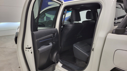 Zdjęcie przedmiotu: Toyota Hilux 2.8 D-4D Double Cab Invincible 4x4 aut