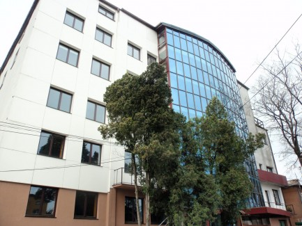 Ogłoszenie ! Budynek biurowo-hotelowy w Warszawie