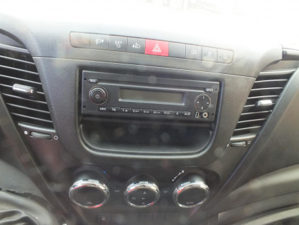 Zdjęcie przedmiotu: Iveco Daily 35C15 V L (19,6m3) Euro 5