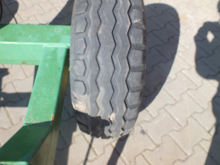 Zdjęcie przedmiotu: JOHN DEERE S690 S600 harvester + header JOHN DEERE model 635R with a header carriage