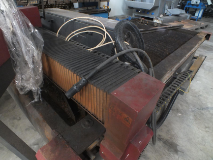 Zdjęcie przedmiotu: PLOTER PLAZMOWY SERON SK 1530