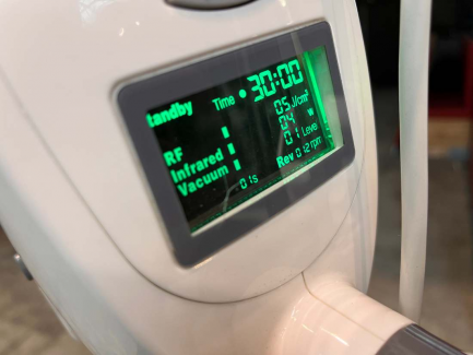 Zdjęcie przedmiotu: Urządzenie kosmetyczne umożliwiające wykonywanie zabieg&oacute;w na twarz i ciało - Beauty Shaper Studio Figura