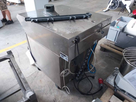 Zdjęcie przedmiotu: PROMOTION GASTRONOMY Set of gastronomic equipment (SW-1S kitchen scale, FCM 786100 spiral mixer, Chopper, Unox Cheftop convection steam oven with a hood, Mijar King E water softener, Stalgast IP2 fryer, Ma-Ga TC123 meat grinder)