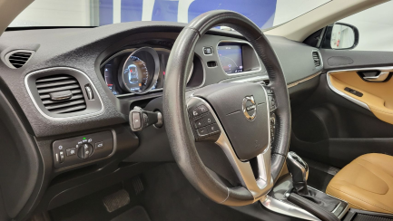 Zdjęcie przedmiotu: Volvo V40 Cross Country T3 Drive-E Summum aut