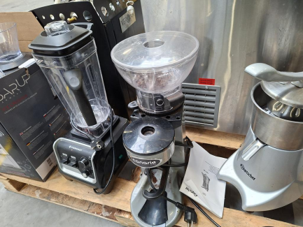 Zdjęcie przedmiotu: A set of catering equipment